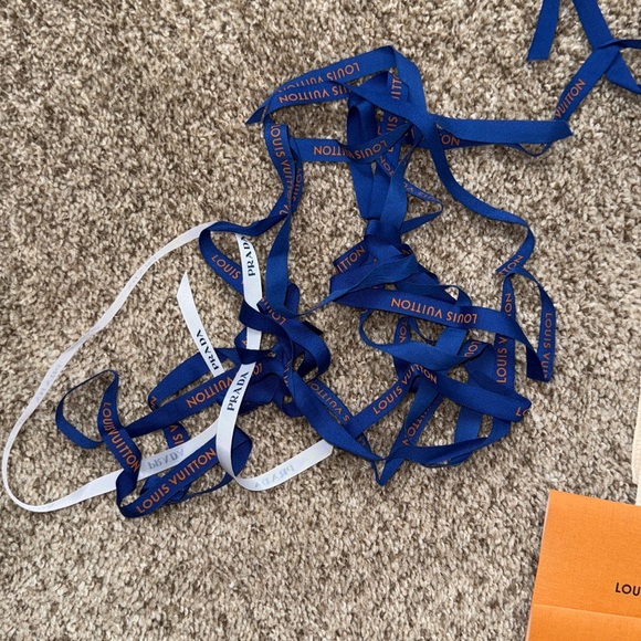 100% AUTHENTIC LOUIS VUITTON DUST BAGS,LACES (BLACK) RIBBON & 11 RECEIPT HOLDERS - Picture 8 of 9